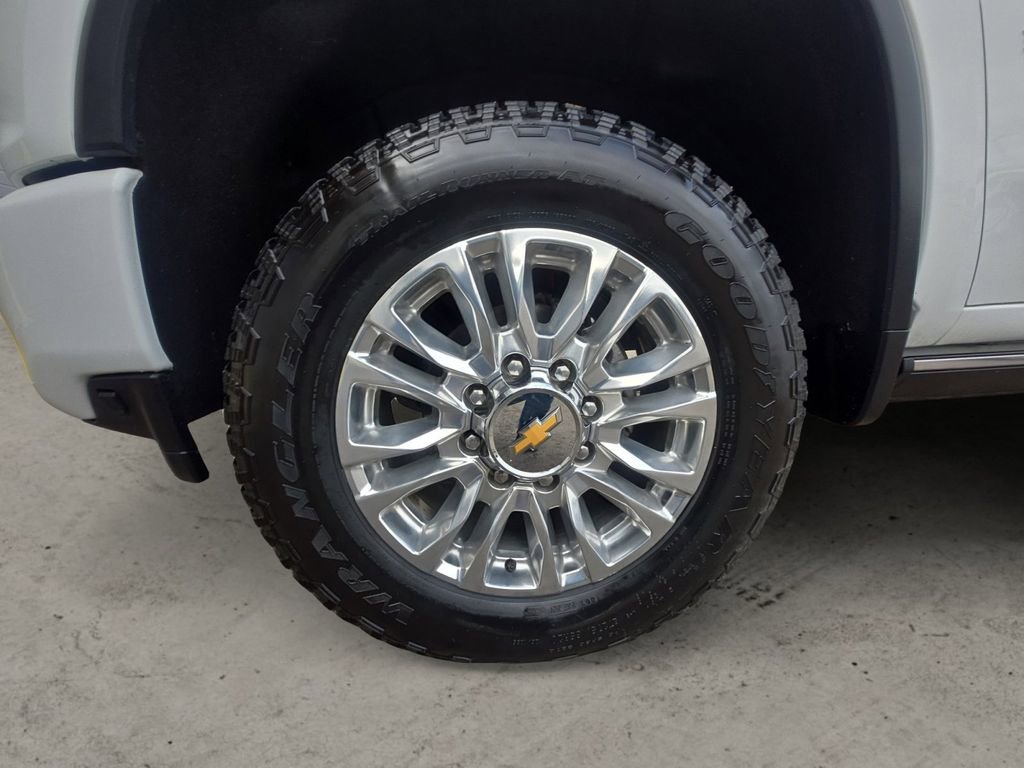 Certified 2022 Chevrolet Silverado 3500 High Country w/ Z71 Off-Road Package image 14