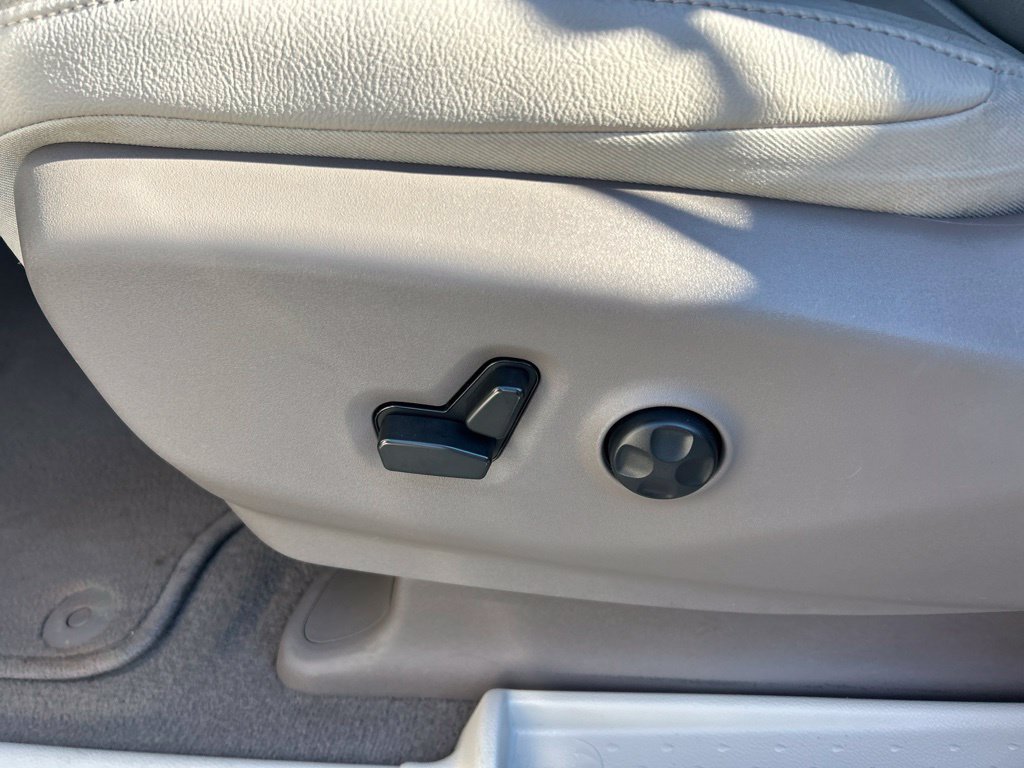 Used 2021 Chrysler Pacifica Touring-L w/ Uconnect Theater Family Group FWD image 56