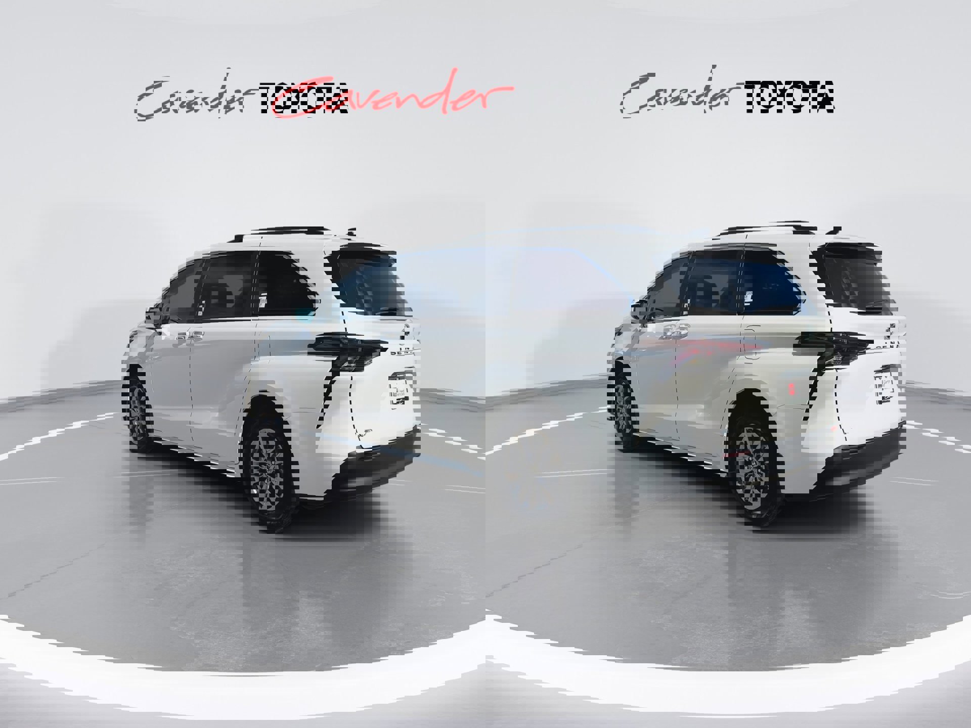 Certified 2026 Toyota Sienna XLE image 6