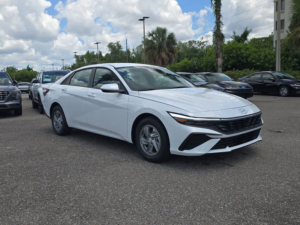 New 2026 Hyundai Elantra SE FWD image 9