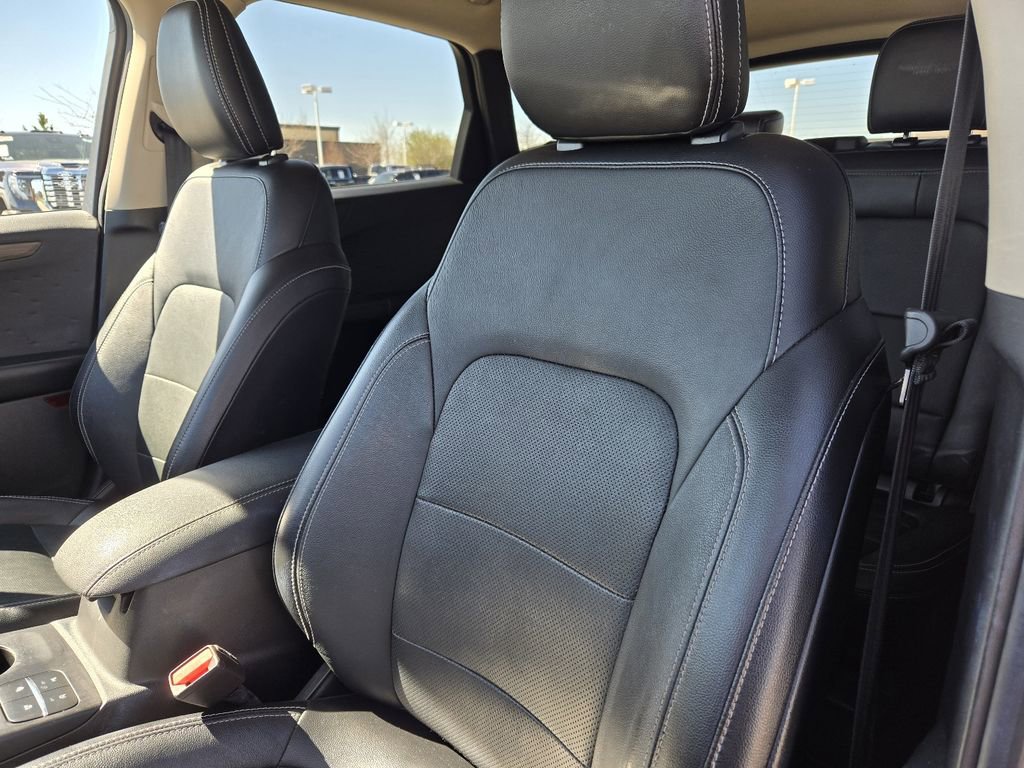 Used 2020 Ford Escape Titanium AWD/4WD image 15