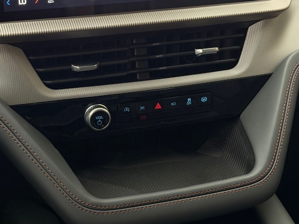New 2026 Ford Explorer Active w/ Active Comfort Package RWD image 13