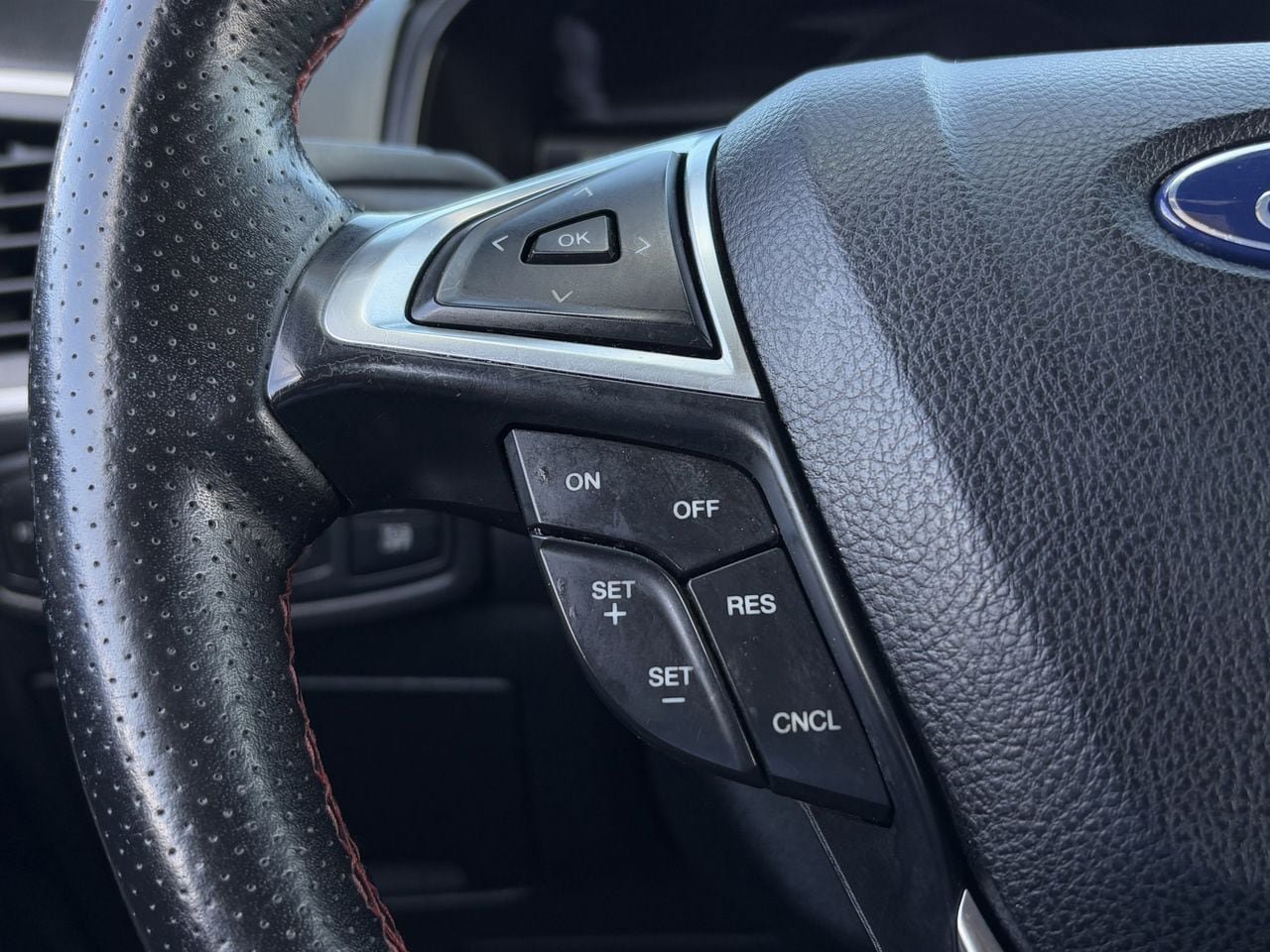 Used 2022 Ford Edge ST-Line AWD/4WD image 16