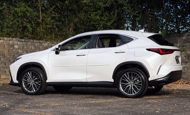 Certified 2024 Lexus NX 350 AWD w/ Vision Package image 11
