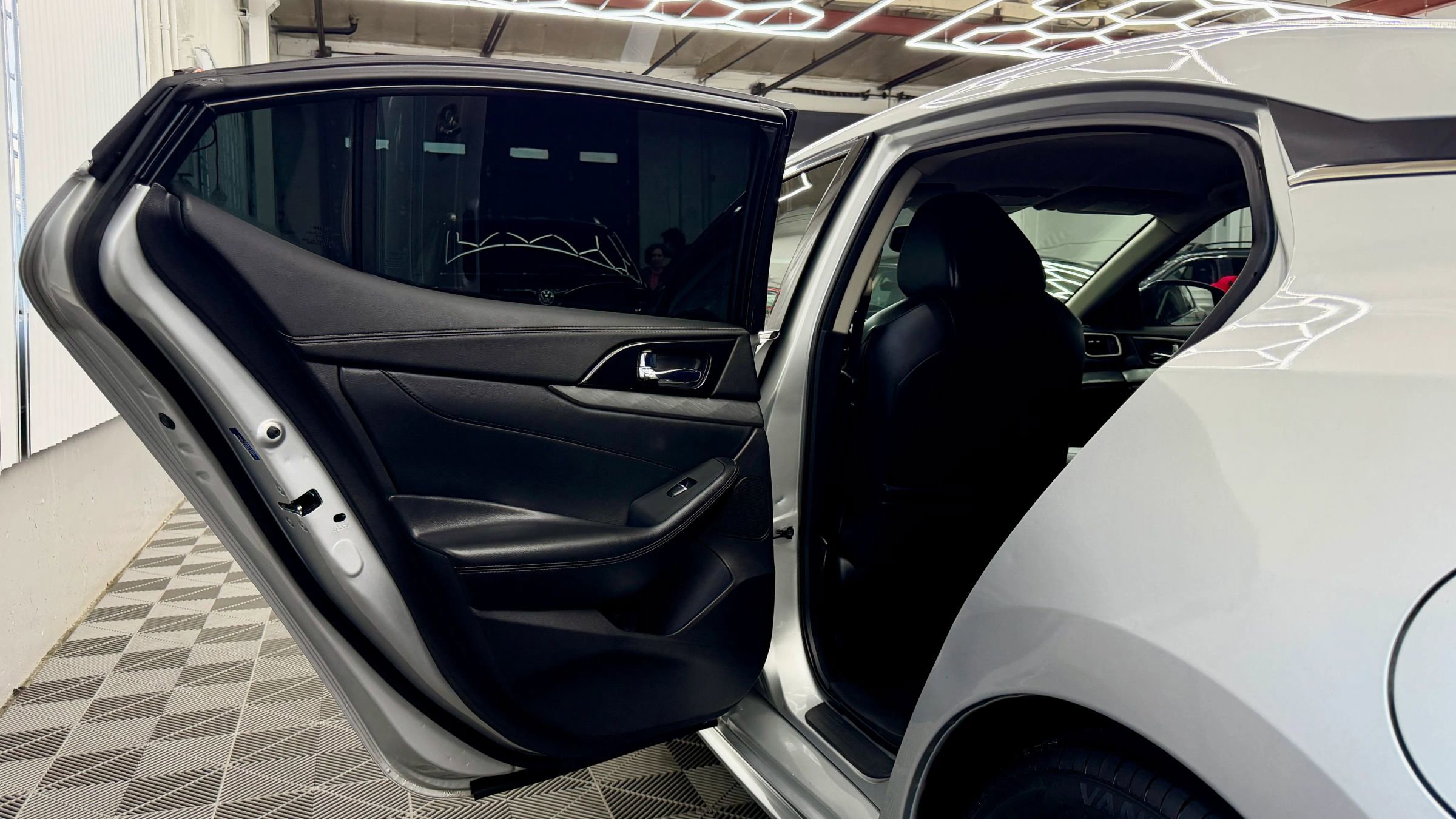 Used 2018 Nissan Maxima 3.5 SV image 6