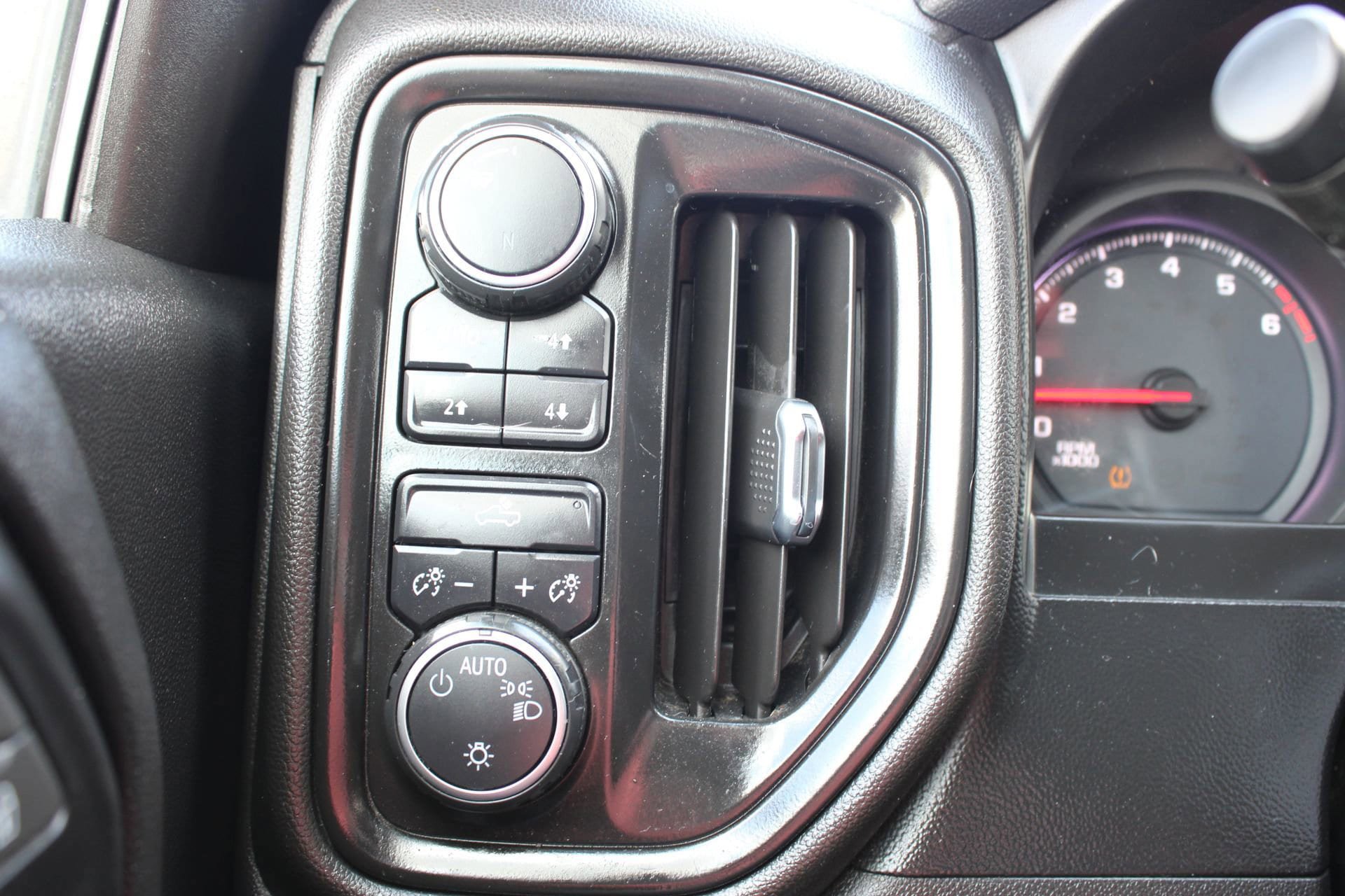 Used 2019 Chevrolet Silverado 1500 Custom Trail Boss w/ Custom Convenience Package image 21