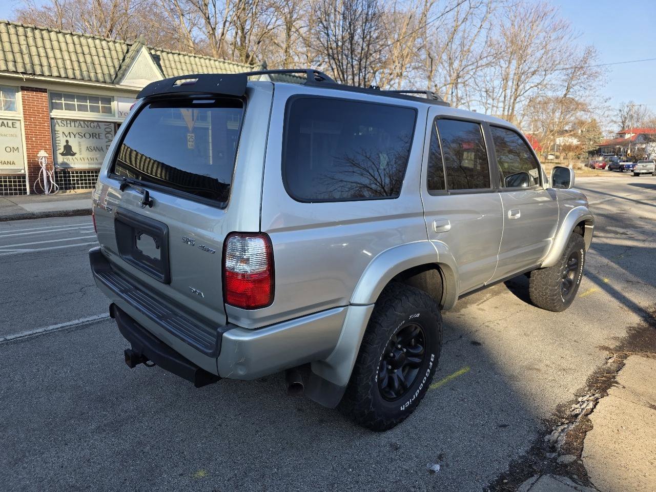Used 2001 Toyota 4Runner SR5 image 6