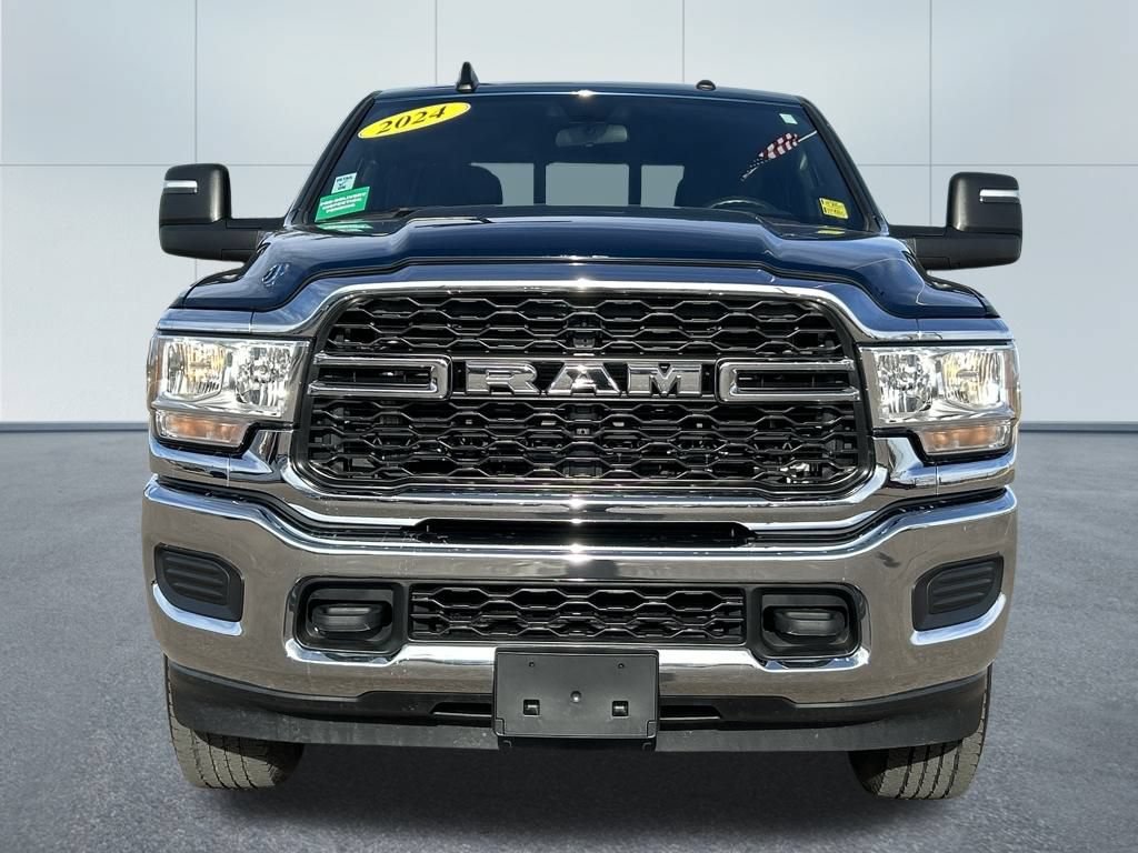 Used 2024 RAM 3500 Tradesman w/ Chrome Appearance Group AWD/4WD image 3