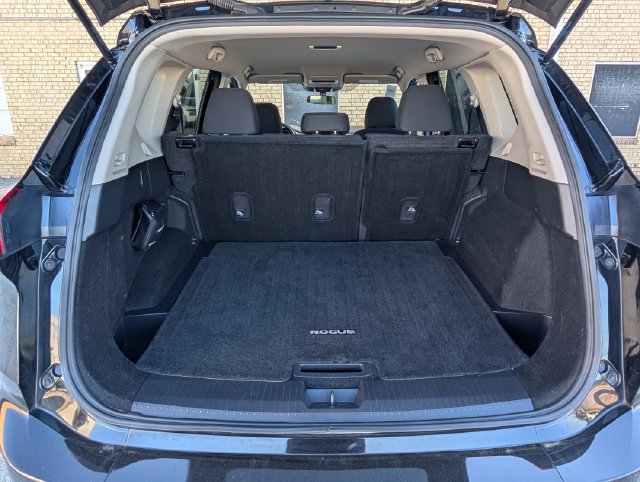 Used 2024 Nissan Rogue S AWD/4WD image 18