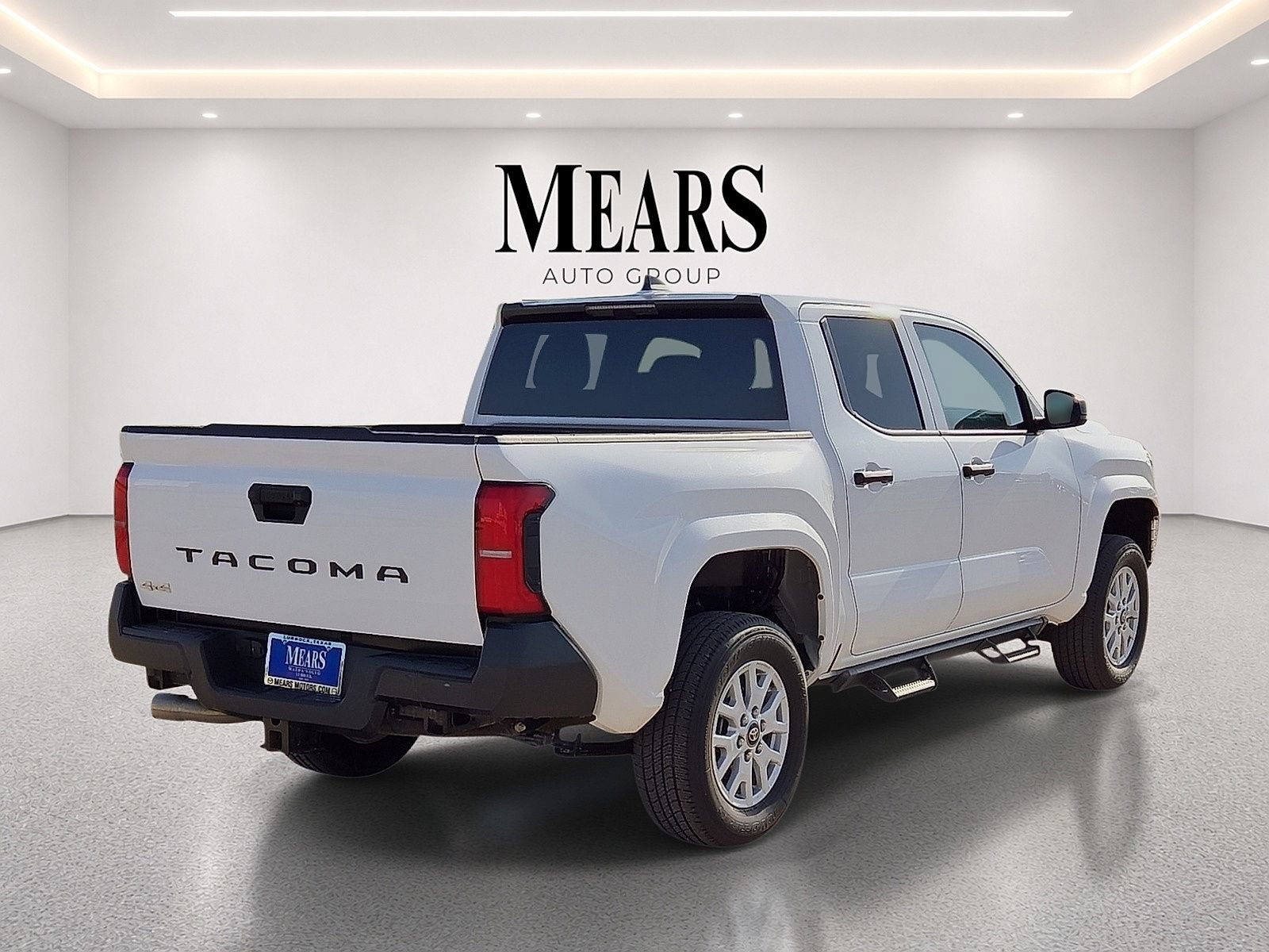 Used 2025 Toyota Tacoma SR AWD/4WD image 5