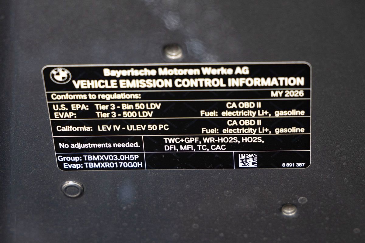 New 2026 BMW 550e xDrive w/ Premium Package AWD/4WD image 39