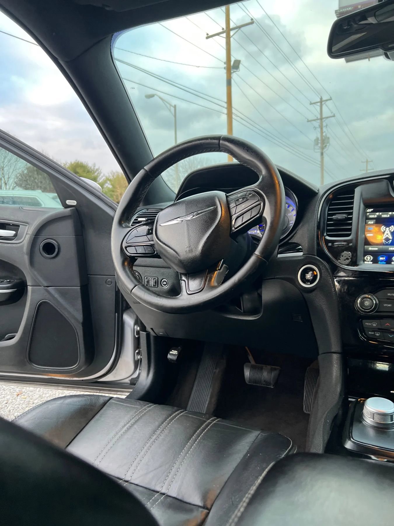 Used 2018 Chrysler 300 S image 11