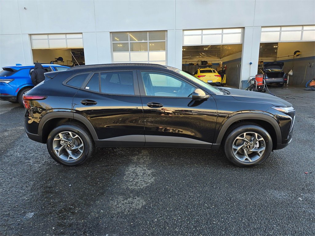 New 2026 Chevrolet Trax LT w/ Driver Confidence Package image 4