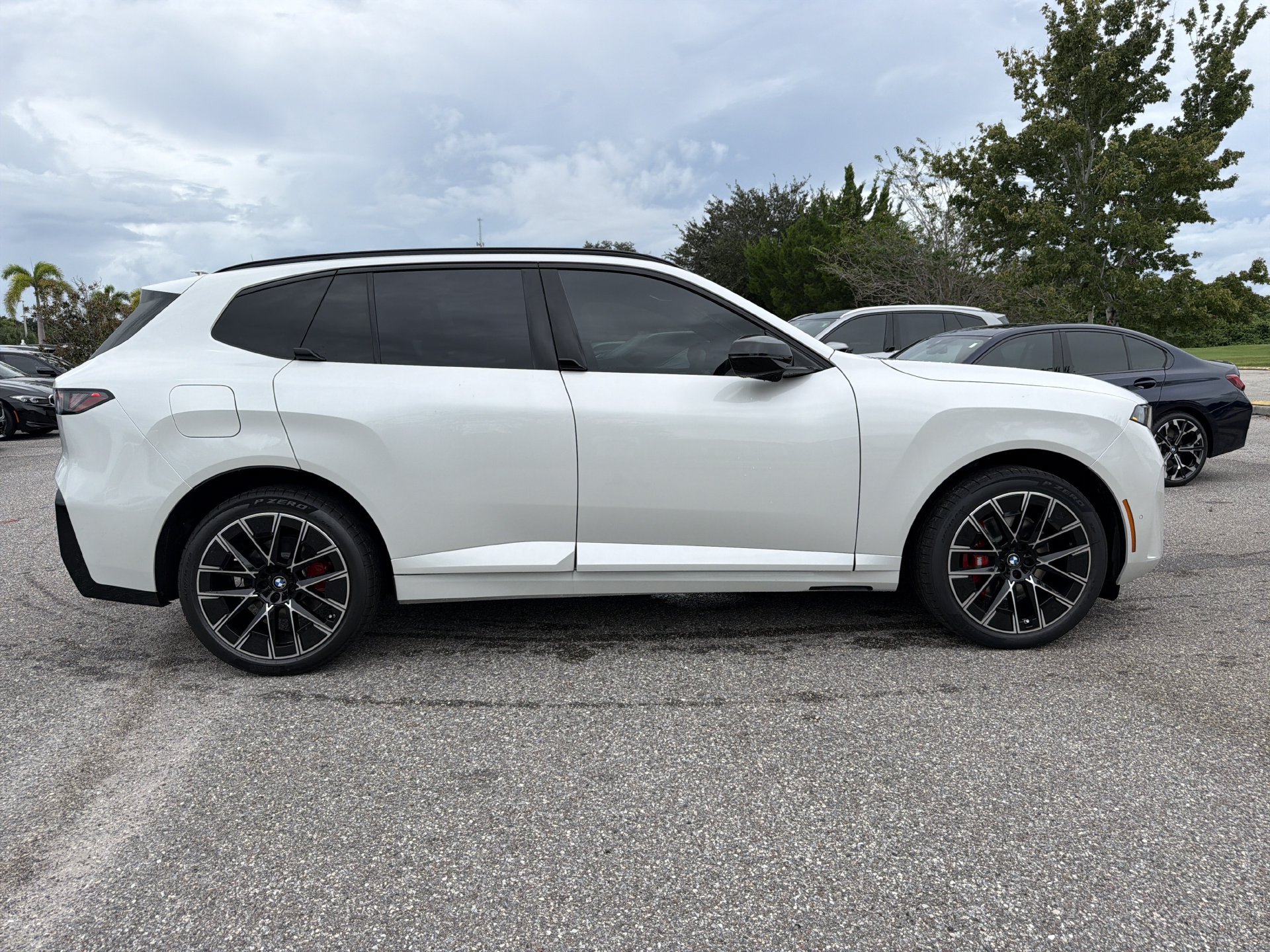 New 2027 BMW X5 xDrive50e w/ M Sport Professional Package AWD/4WD image 3