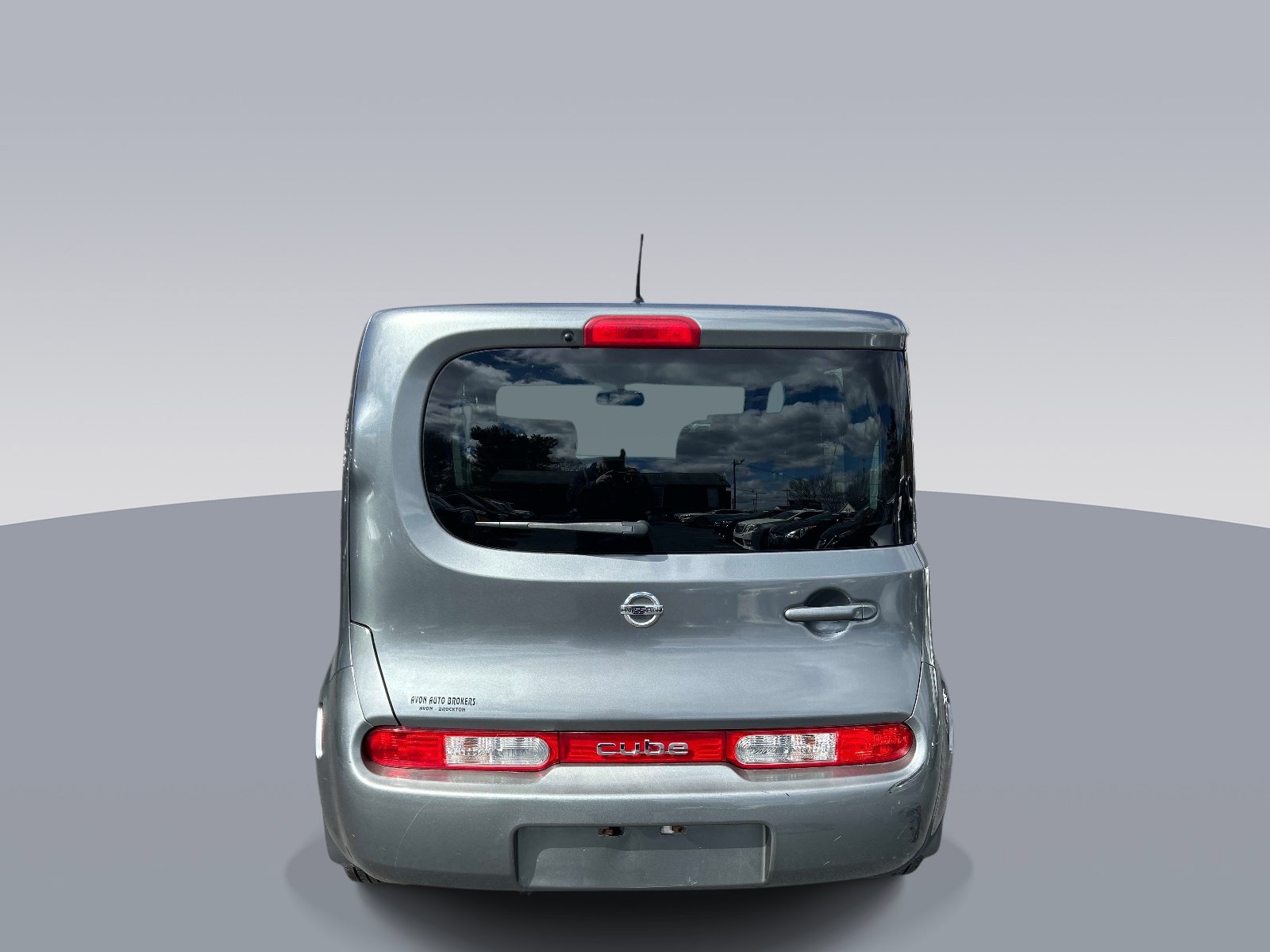 Used 2011 Nissan Cube 1.8 SL w/ Interior Illumination Pkg FWD image 4