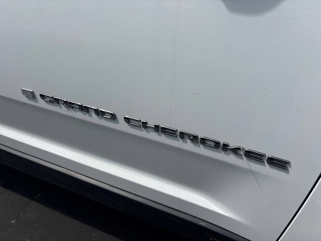 Certified 2023 Jeep Grand Cherokee L Limited AWD/4WD image 4