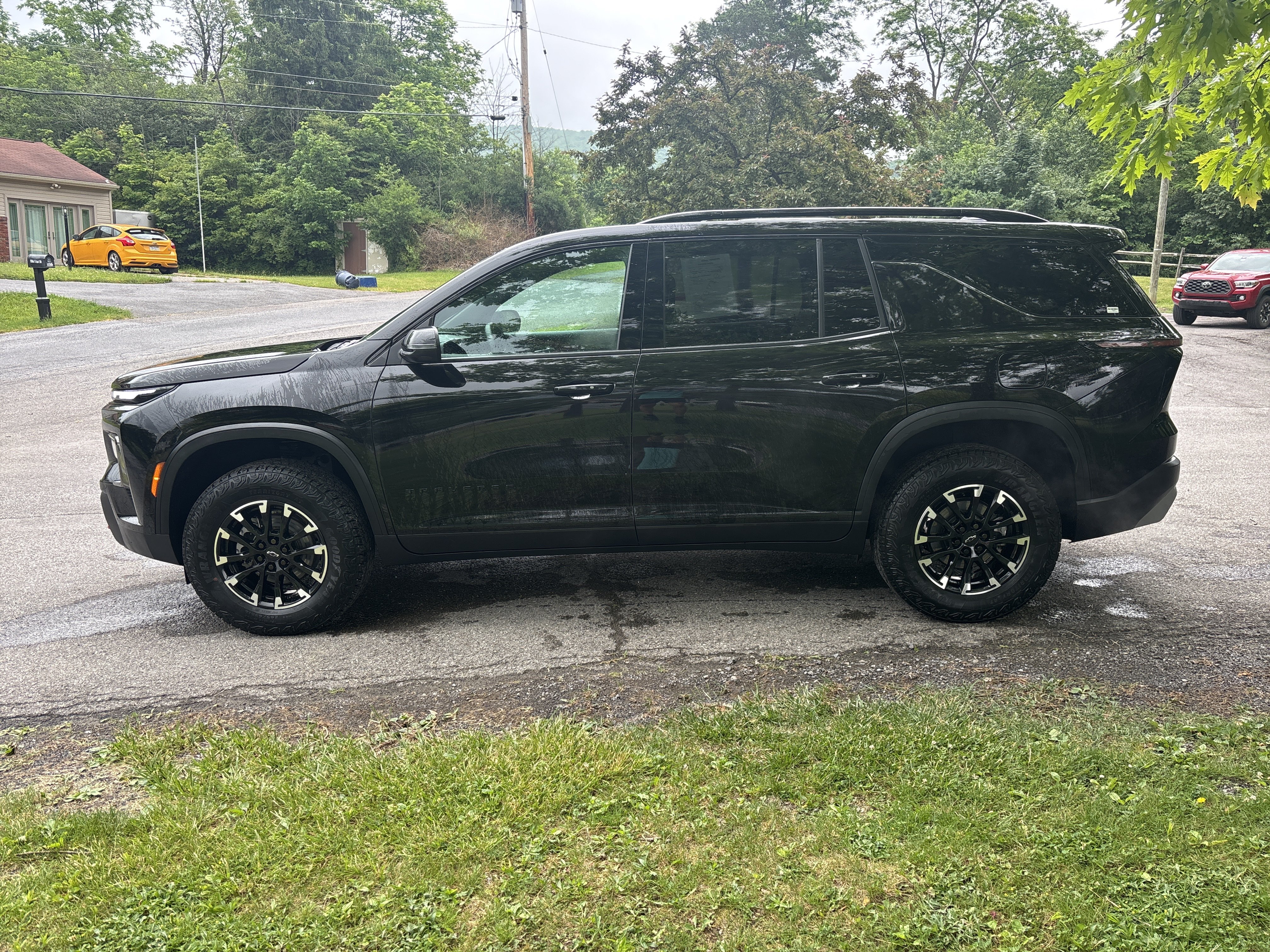 Used 2025 Chevrolet Traverse Z71 AWD/4WD image 7