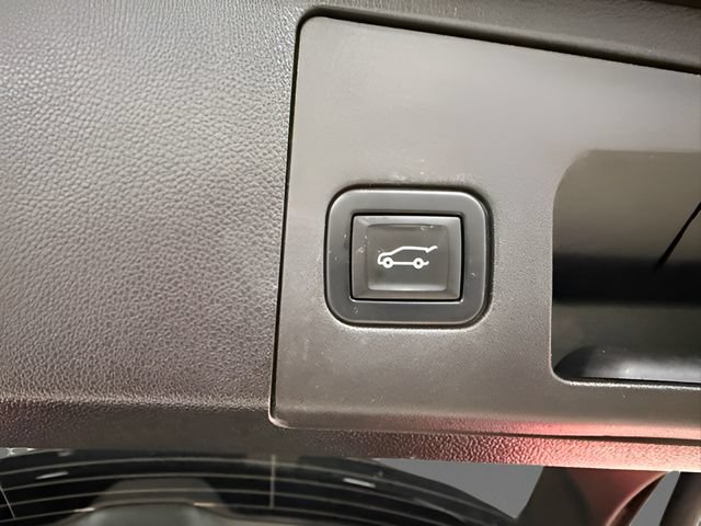 Used 2022 Cadillac XT4 Sport w/ Safety Alert Package AWD/4WD image 35