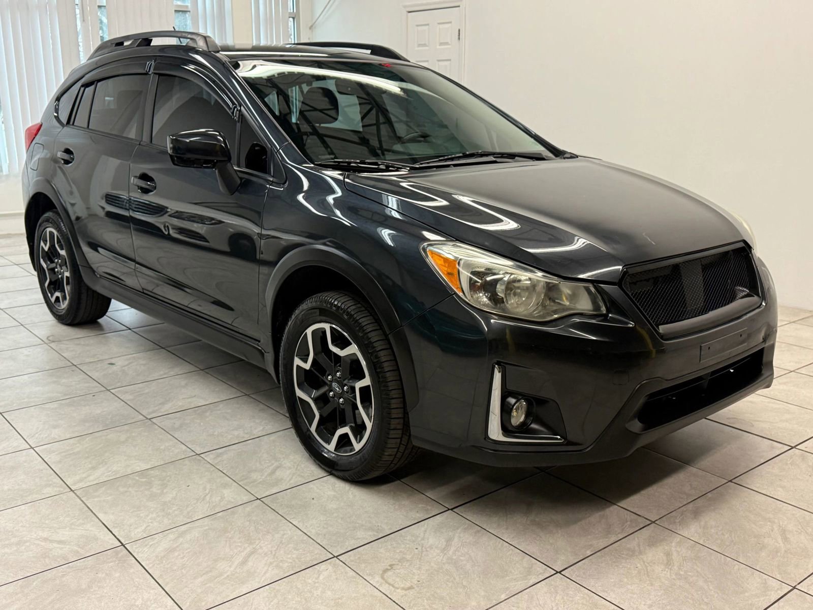 Used 2017 Subaru Crosstrek 2.0i Premium image 1