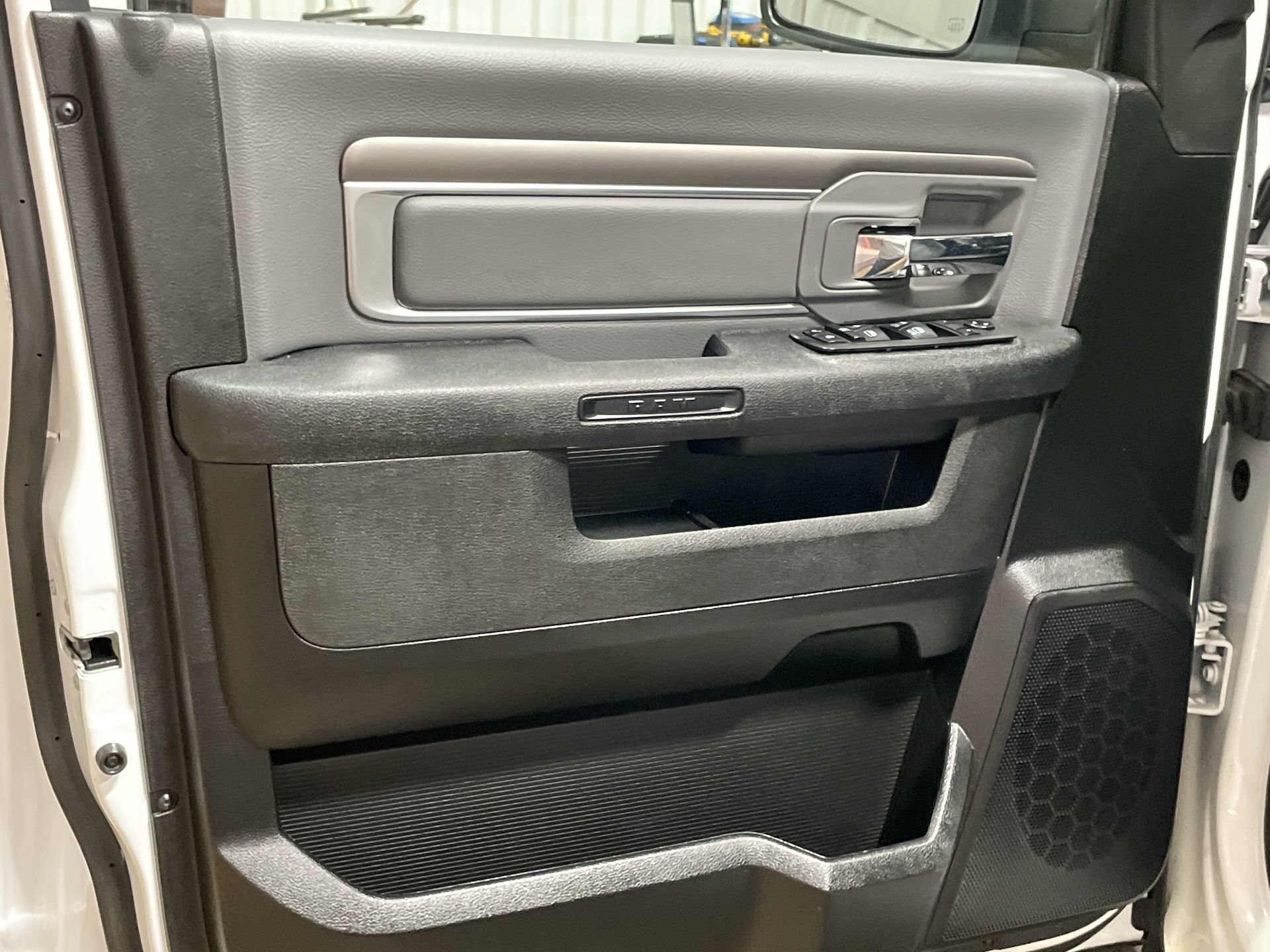 Used 2022 RAM 1500 Classic SLT w/ Electronics Group AWD/4WD image 12