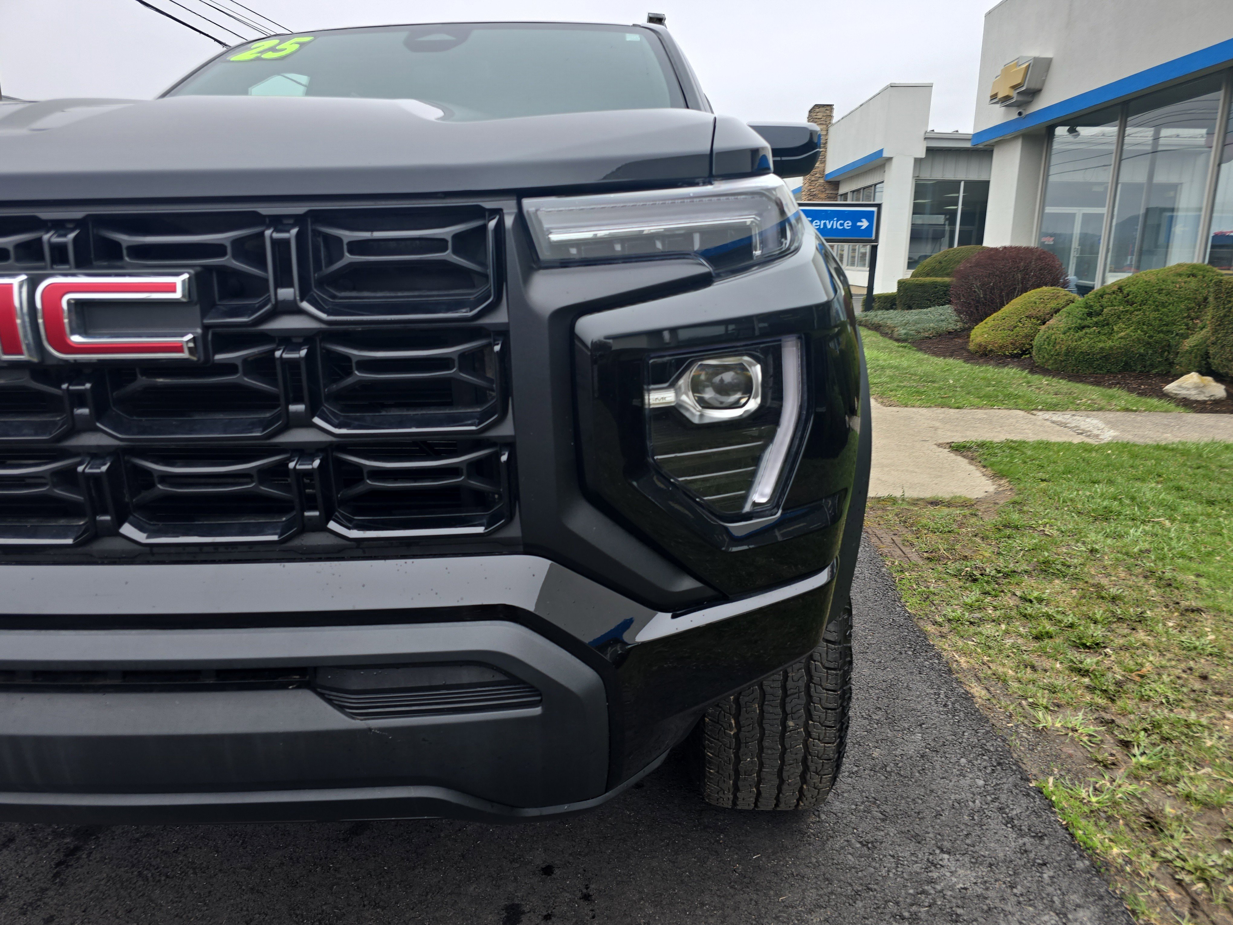 Used 2025 GMC Canyon Elevation AWD/4WD image 10