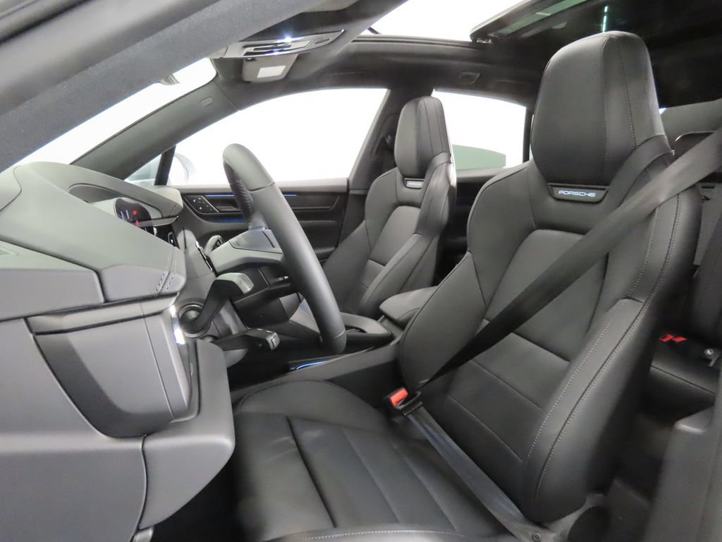 New 2026 Porsche Macan GTS Electric AWD/4WD image 5