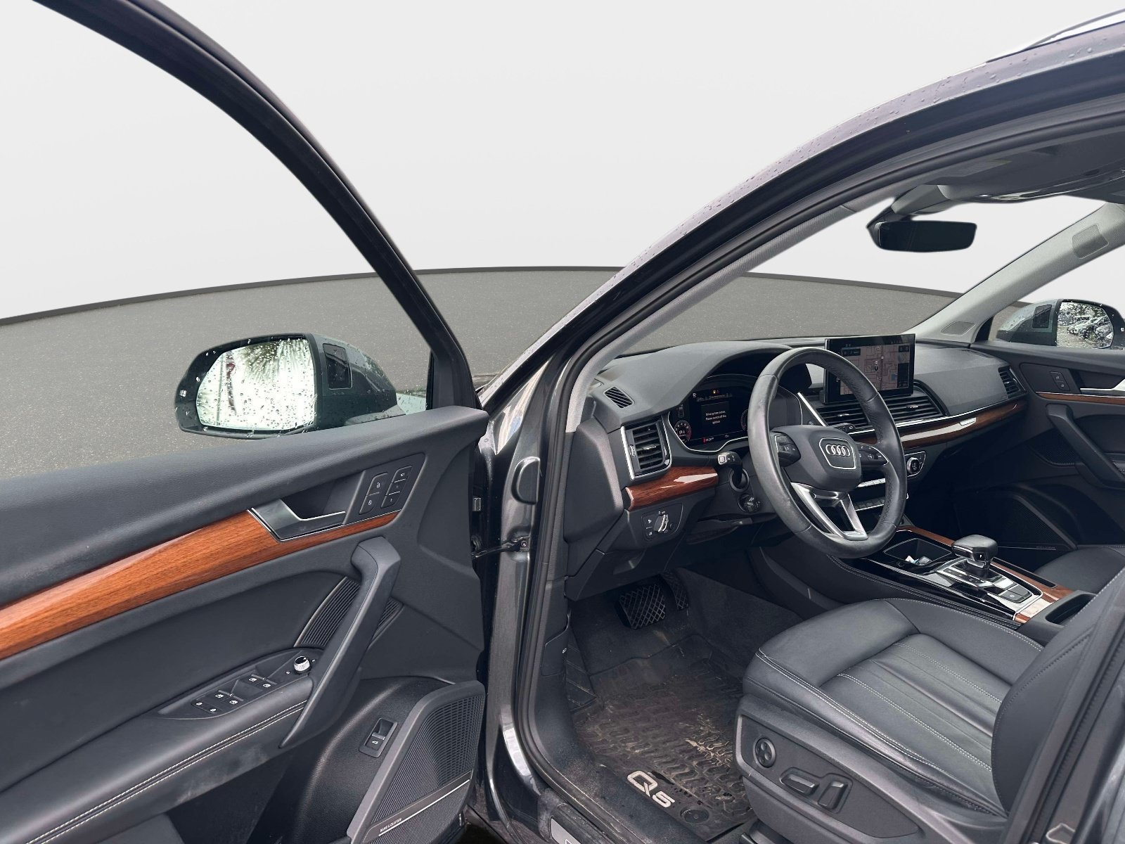 Used 2023 Audi Q5 2.0T Premium Plus w/ Premium Plus Package AWD/4WD image 9