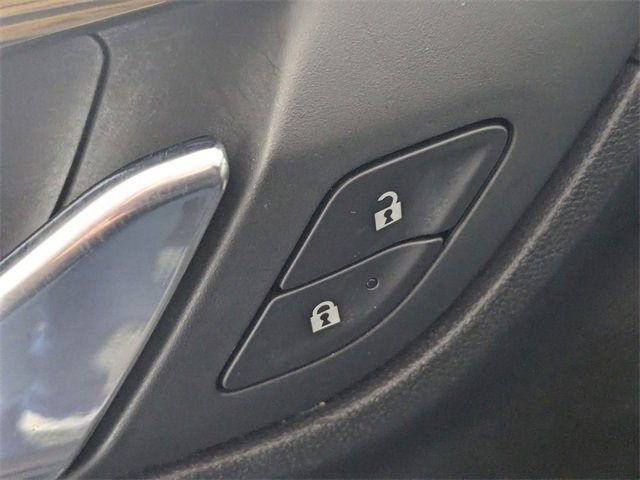 Used 2019 GMC Terrain SLE w/ Driver Convenience Package image 11