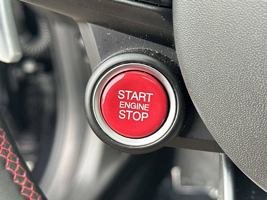 Used 2024 Alfa Romeo Giulia AWD image 29
