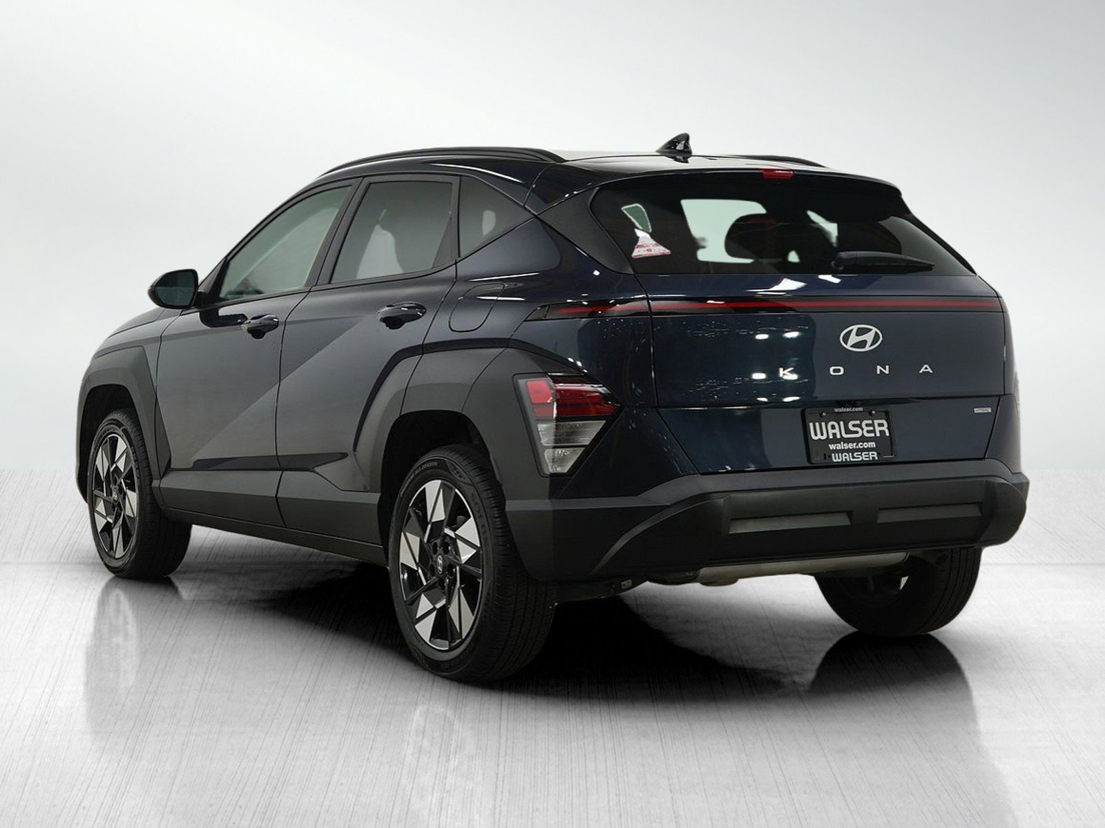 Used 2024 Hyundai Kona SEL image 3