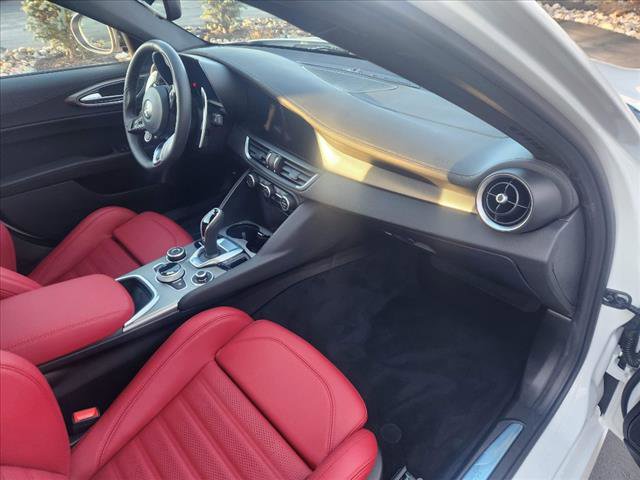 Used 2024 Alfa Romeo Giulia Veloce image 14