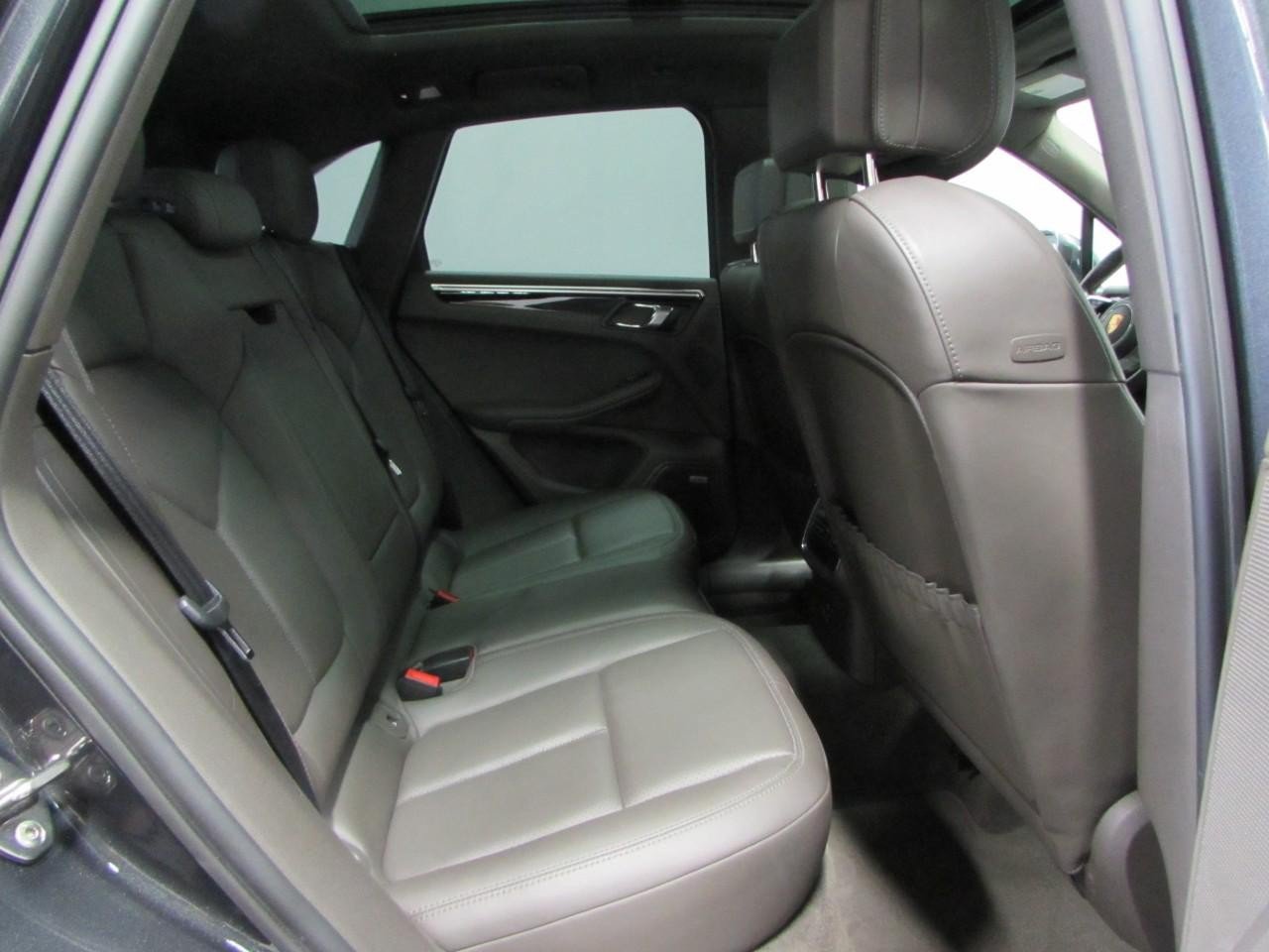 Used 2021 Porsche Macan S AWD/4WD image 19