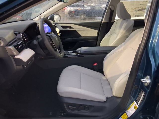 Used 2026 Toyota Camry XLE w/ Premium Plus Package image 11