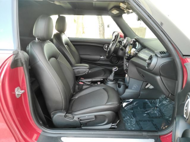 Used 2018 MINI Cooper Convertible FWD image 21