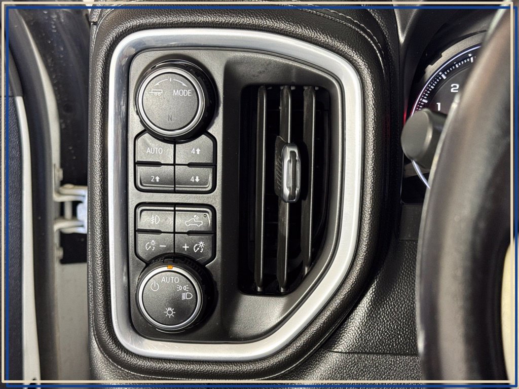 Used 2021 Chevrolet Silverado 1500 LT Trail Boss w/ LPO, Dark Essentials Package AWD/4WD image 23