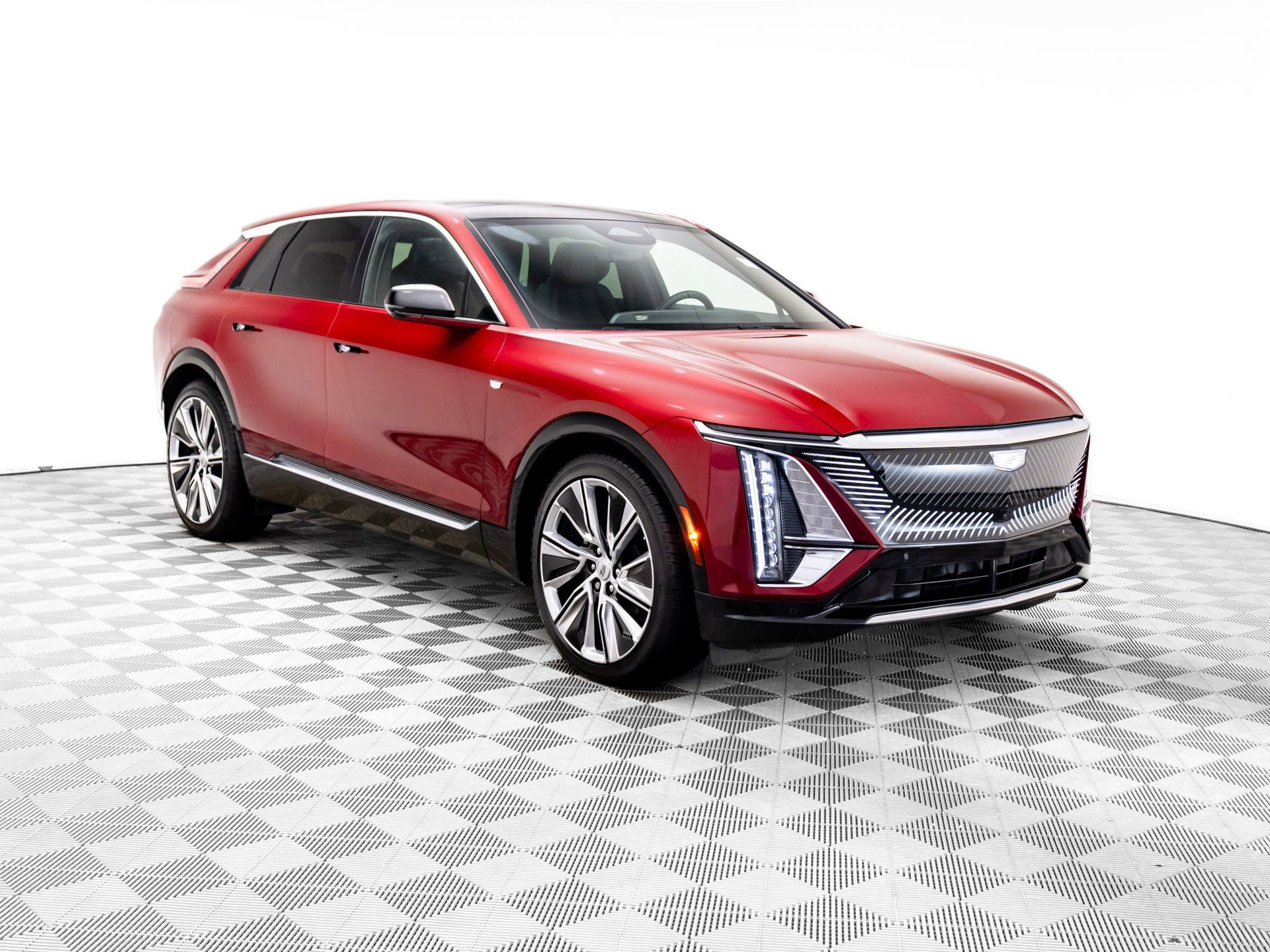 Used 2025 Cadillac Lyriq Luxury w/ LPO, Floor Liner Package image 8