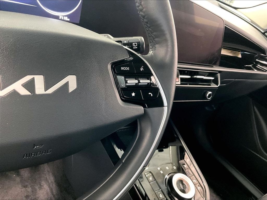 Used 2025 Kia Niro Wind w/ Wind Preserve Package FWD image 24