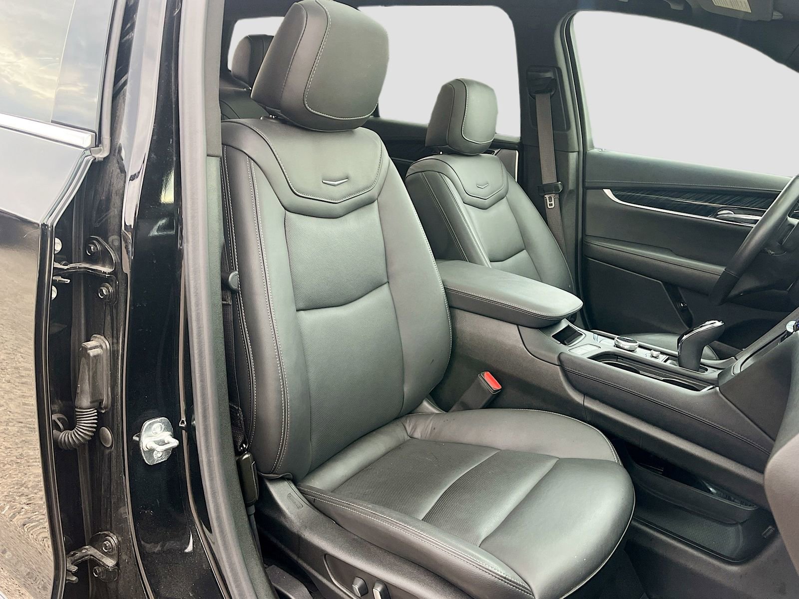 Used 2024 Cadillac XT6 Premium Luxury image 31