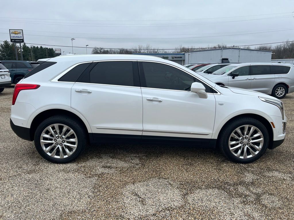 Used 2017 Cadillac XT5 Platinum w/ Driver Assist Package image 6