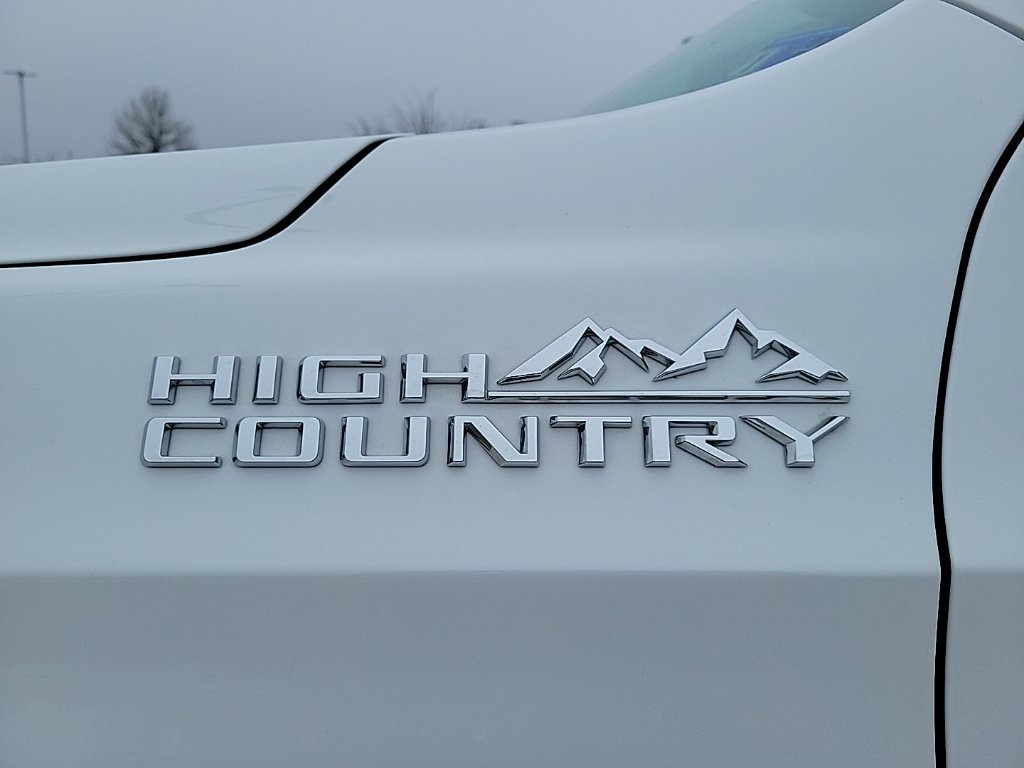 Used 2023 Chevrolet Tahoe High Country AWD/4WD image 11