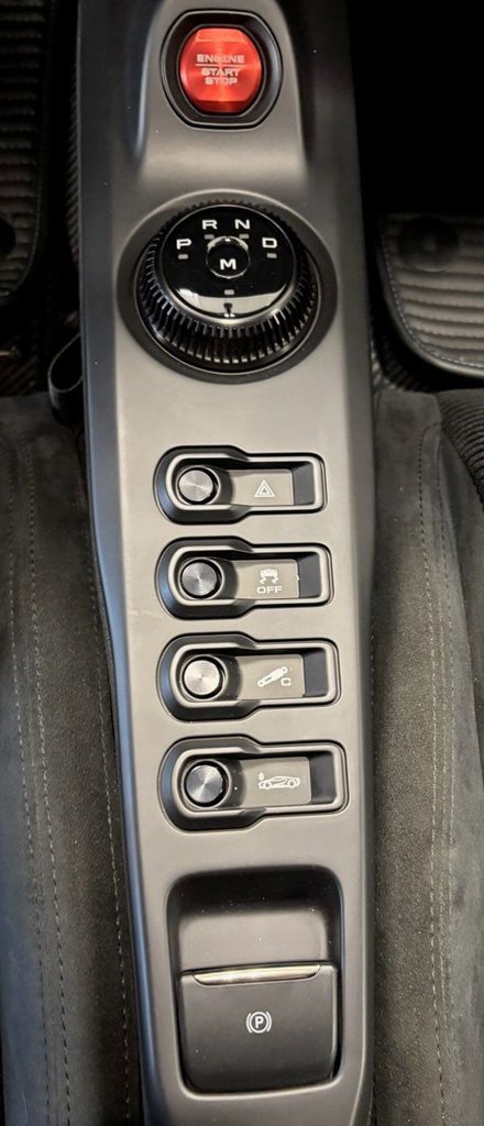 Used 2022 Ford GT RWD image 19