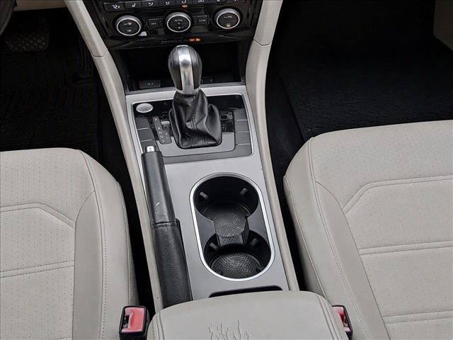 Used 2020 Volkswagen Passat 2.0T SE FWD image 23