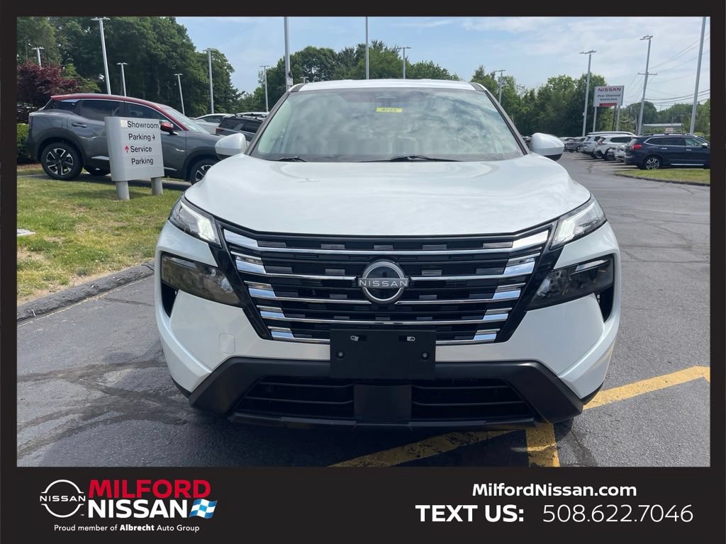 Used 2025 Nissan Rogue SV AWD/4WD image 7