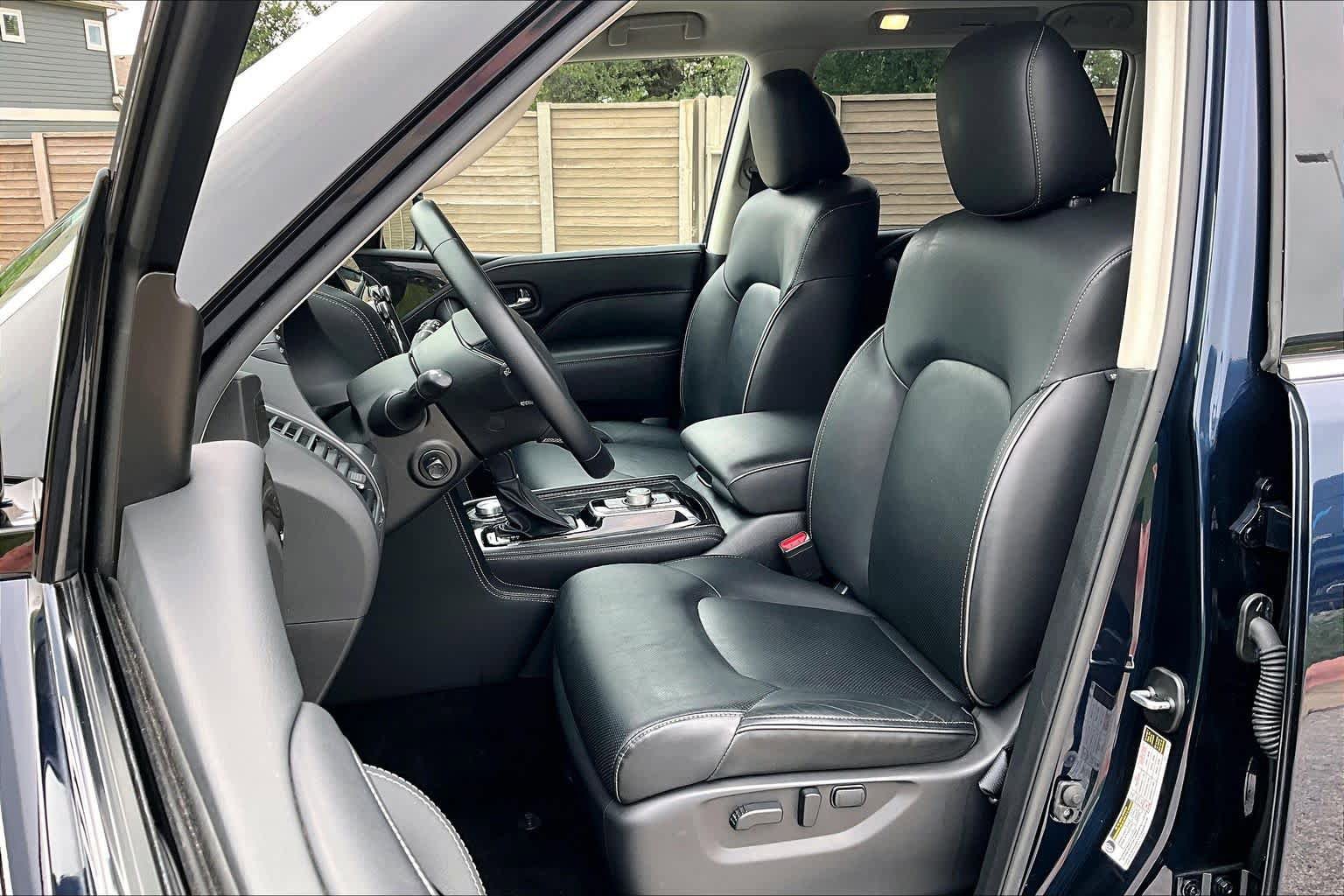 Used 2023 INFINITI QX80 Luxe w/ All-Season Package AWD/4WD image 8