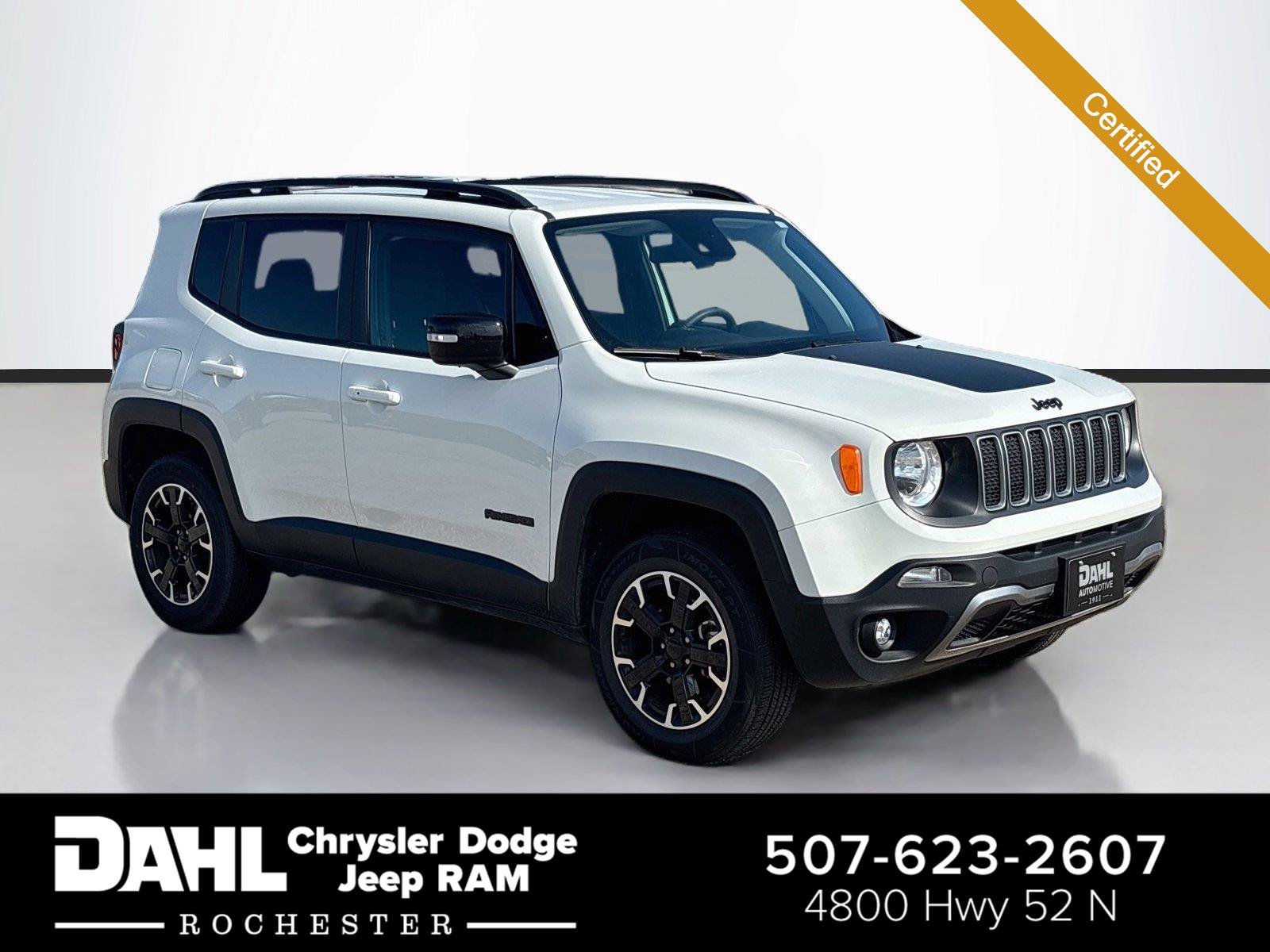Certified 2023 Jeep Renegade Latitude AWD/4WD image 1