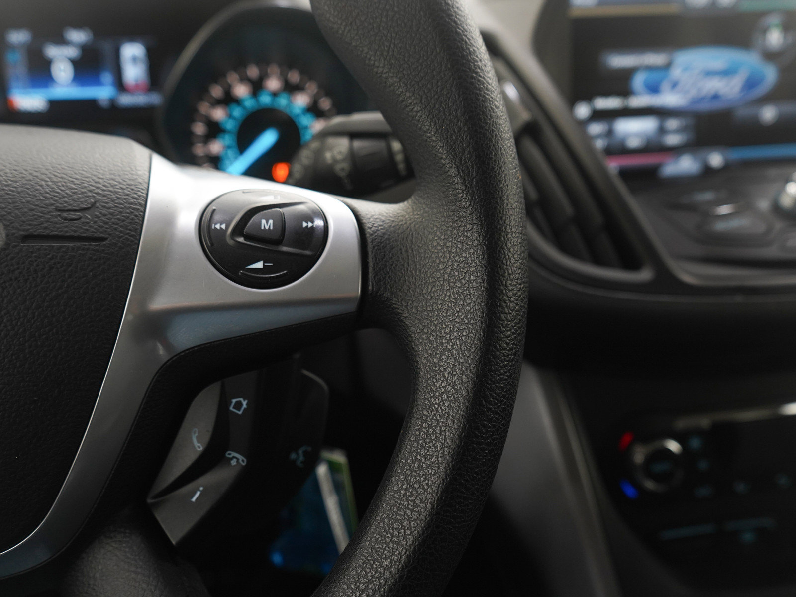 Used 2014 Ford Escape SE w/ Equipment Group 201A image 26