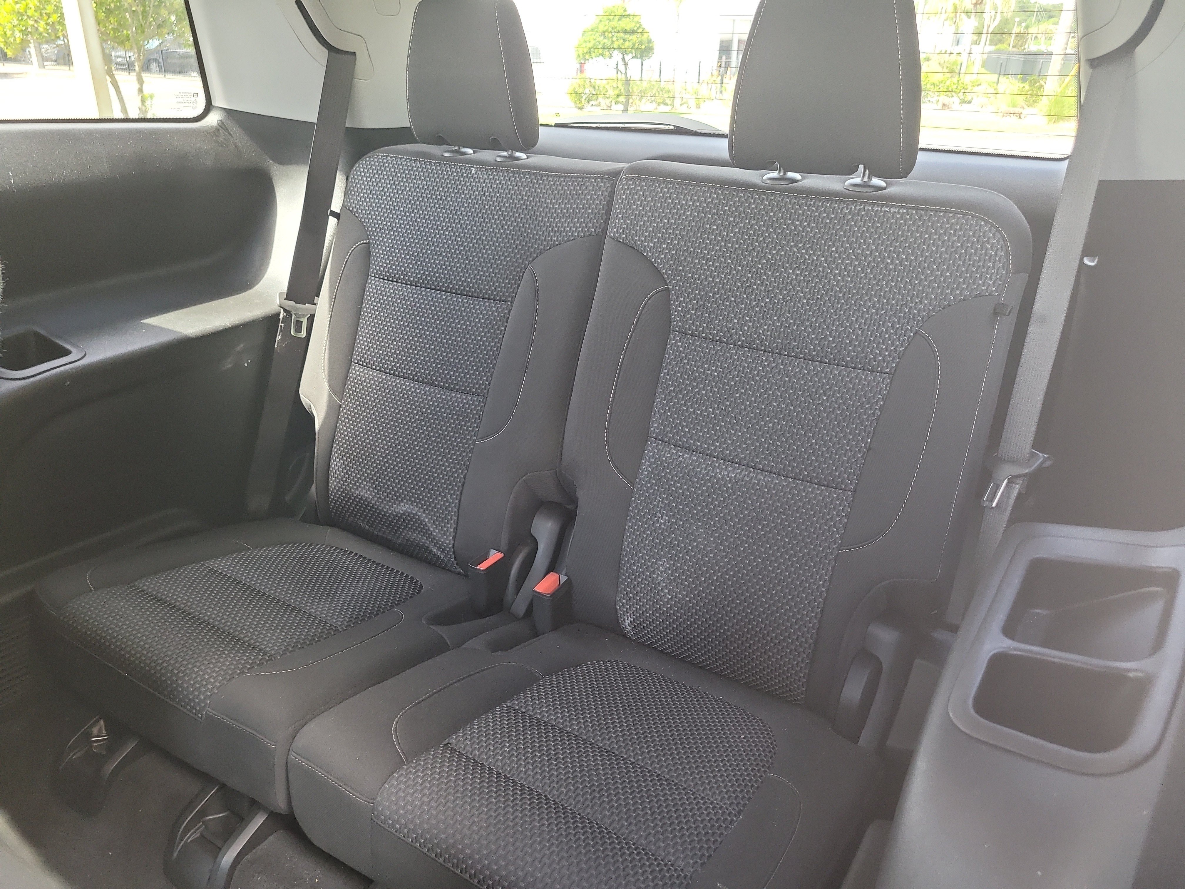 Used 2023 GMC Acadia SLE w/ Driver Convenience Package FWD image 14