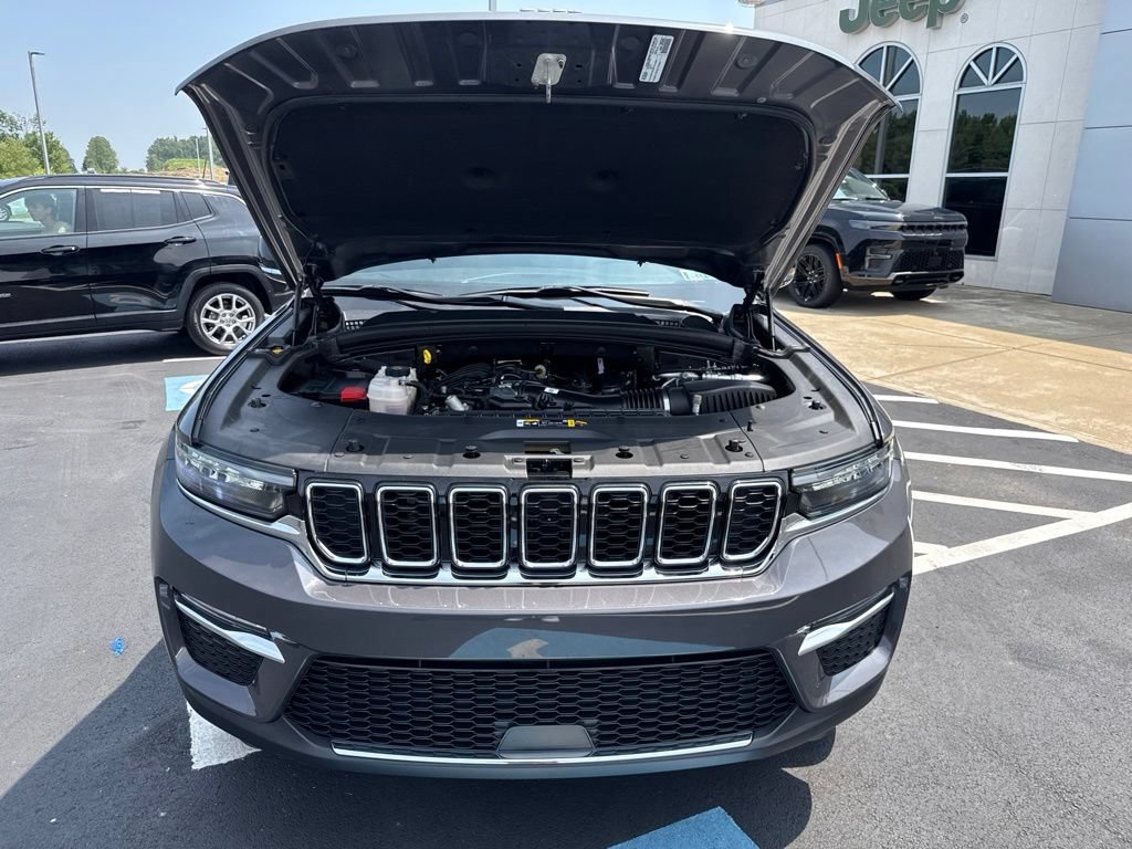 Used 2024 Jeep Grand Cherokee Limited w/ Trailer Tow Package AWD/4WD image 26