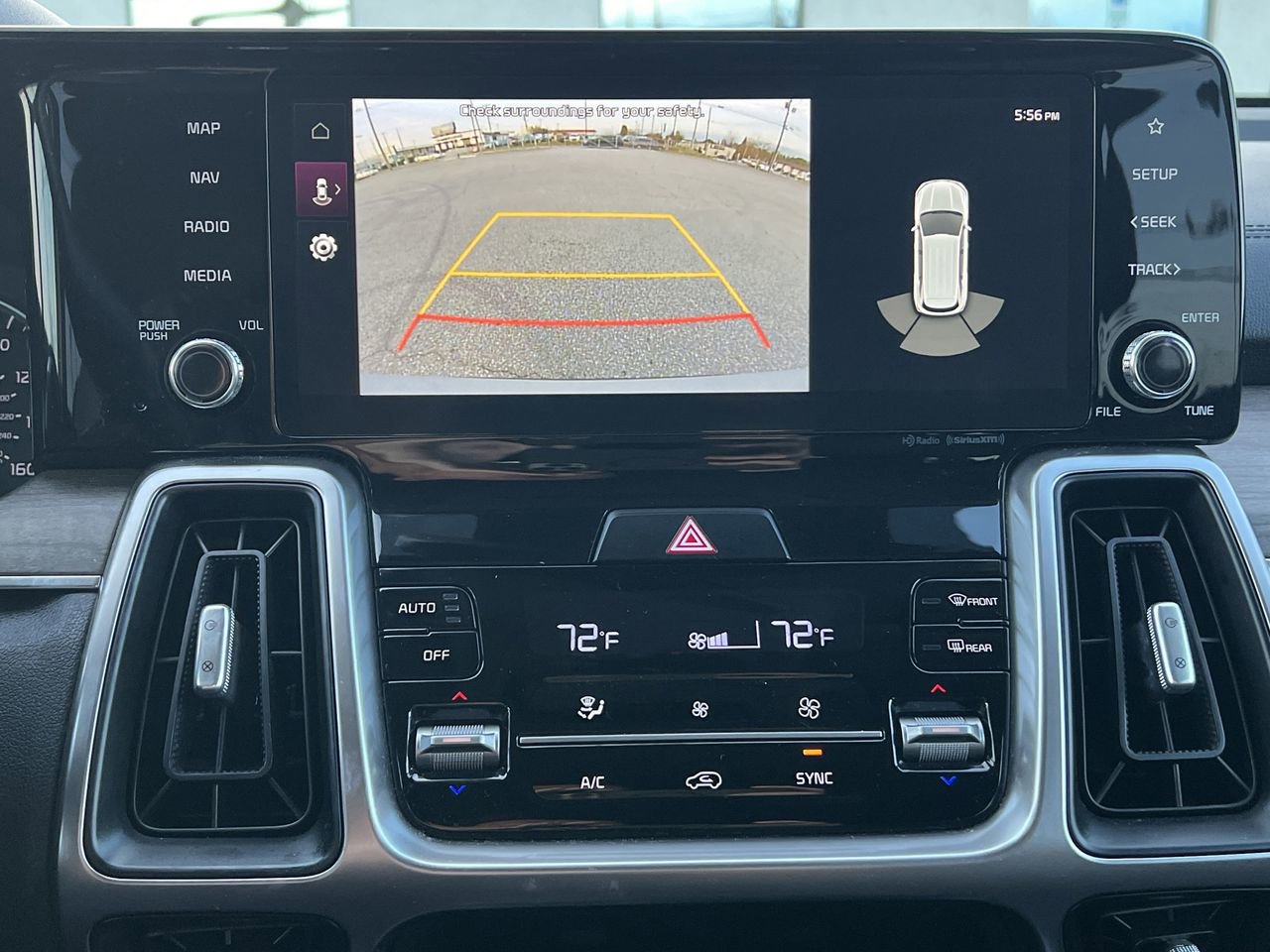 Used 2022 Kia Sorento S w/ Panoramic Sunroof Package image 4