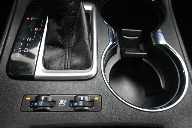 Used 2019 Toyota Highlander Limited FWD image 33